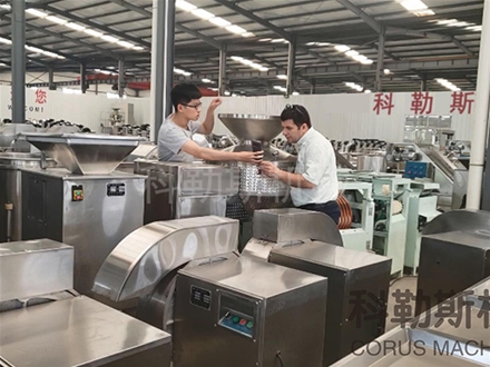 伊朗客戶來考察試機